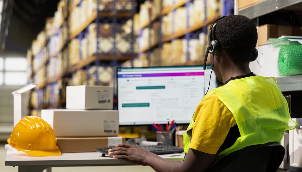 Black,Call,Center,Operator,Assisting,A,Client,With,Order,Mix Black,Call,Center,Operator,Assisting,A,Client,With,Order,Mix