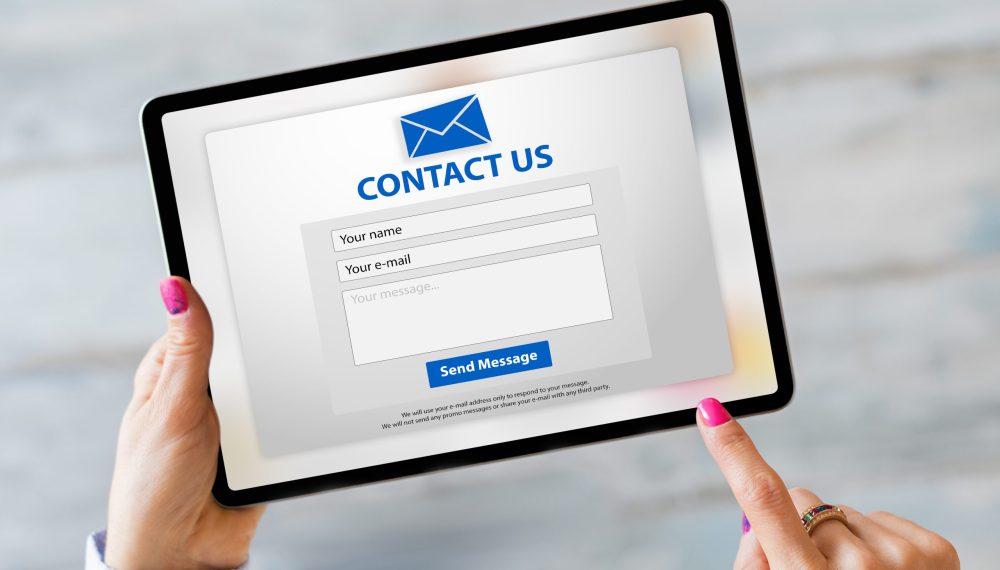 Person,Writing,Inquiry,On,Contact,Form,Online