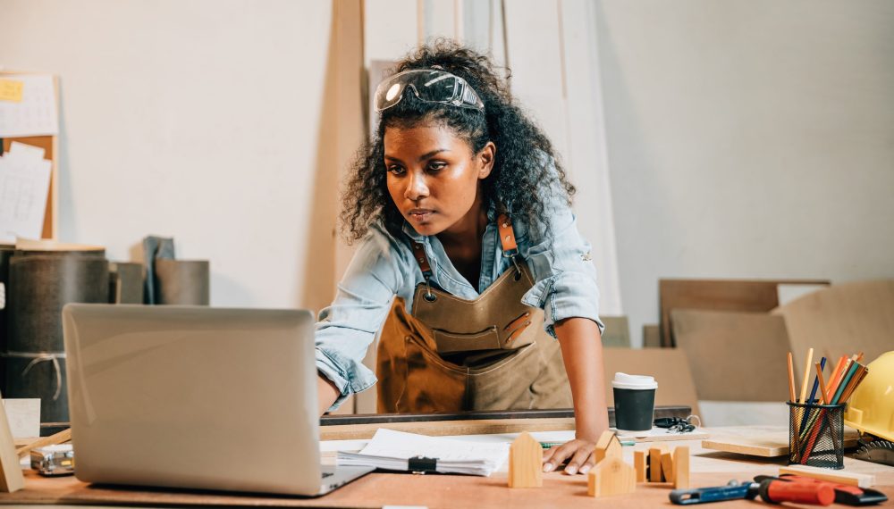 Carpenter,America,Black,Woman,Curly,Hair,Sketch,Making,Notes,In