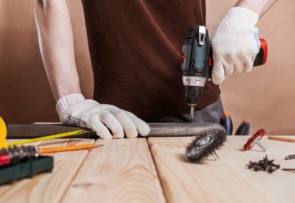 Close,Up,Portrait,And,Details,Of,Caucasian,Male,Worker,Using Close,Up,Portrait,And,Details,Of,Caucasian,Male,Worker,Using