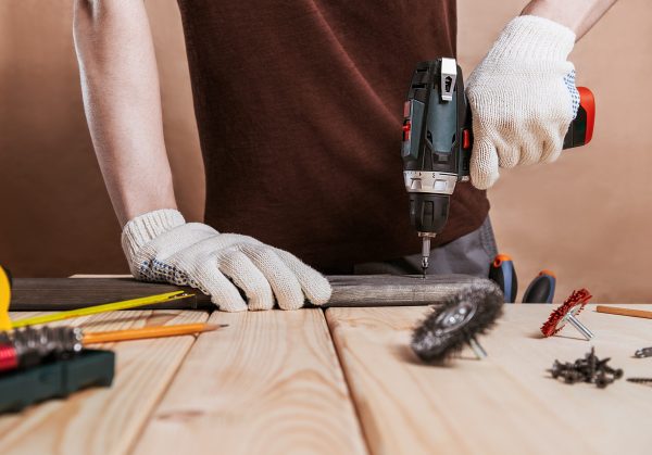 Close,Up,Portrait,And,Details,Of,Caucasian,Male,Worker,Using